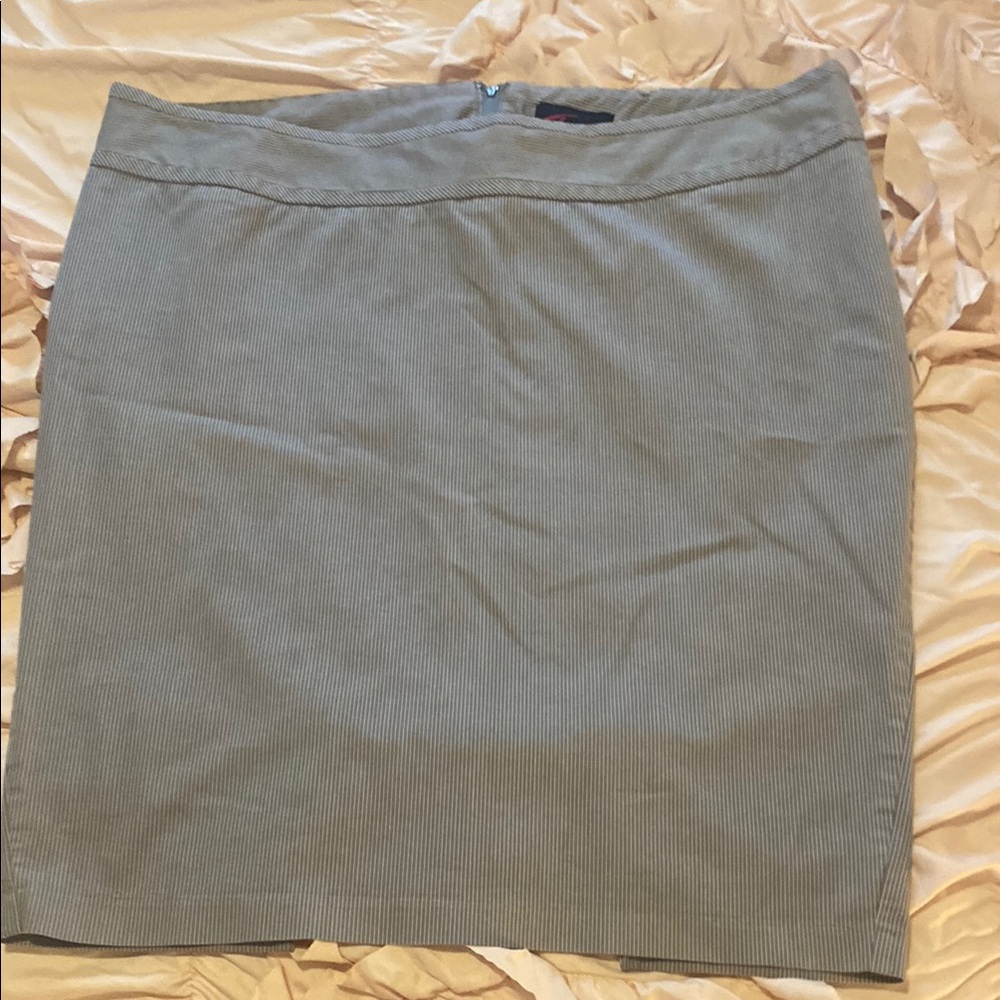 Torrid Gray Pencil Skirt Knee-Length Work Style